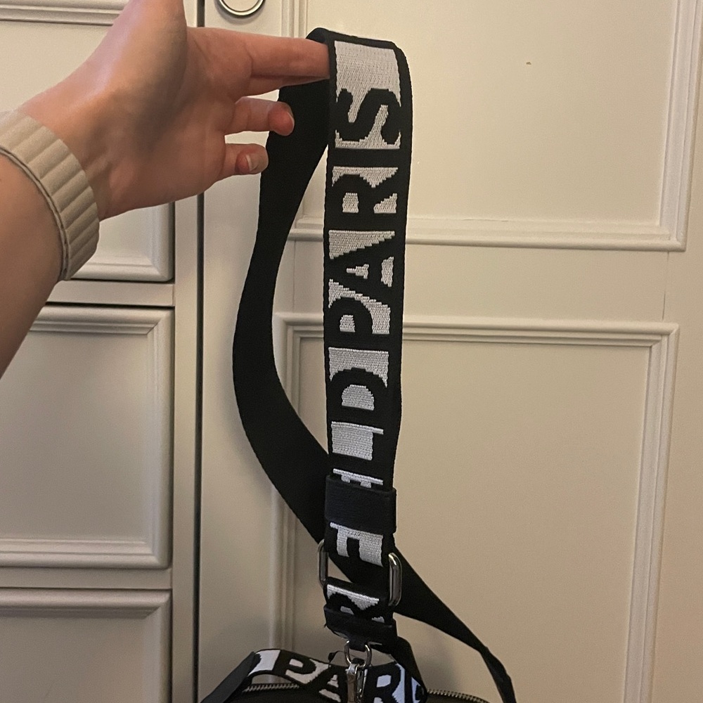 NWT-Karl Lagerfeld Black Camera Bag - Picture 11 of 12